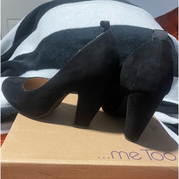 Black Suede Chunky Heels -size 6 1/2 - Picture 3 of 9